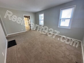 4109 Corinth Blvd in Dayton, OH - Building Photo - Building Photo