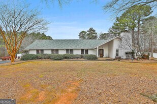 5116 Lower Fayetteville Rd in Sharpsburg, GA - Building Photo