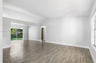 21343 SW 94th Ct in Cutler Bay, FL - Building Photo - Building Photo