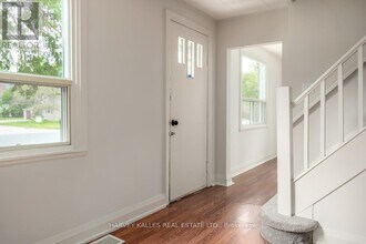 129 Major Mackenzie Dr E in Richmond Hill, ON - Building Photo - Building Photo