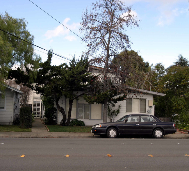 1410 Jefferson Ave in Redwood City, CA - Building Photo - Building Photo