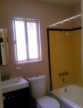 1739 W 23rd St in Los Angeles, CA - Foto de edificio - Interior Photo