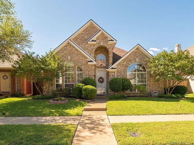 property at 2708 Mum Dr