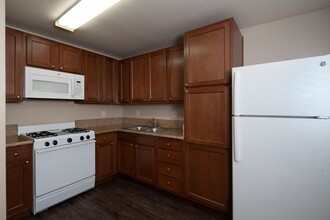 Grossmont Apartments in La Mesa, CA - Building Photo - Building Photo