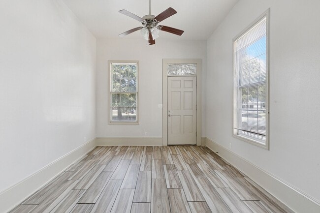 2013 Almonaster Ave in New Orleans, LA - Building Photo - Building Photo