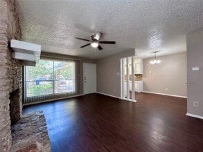 1500 No Mor Cove in Austin, TX - Foto de edificio - Building Photo