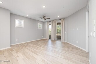 250 W Queen Creek Rd in Chandler, AZ - Building Photo - Building Photo