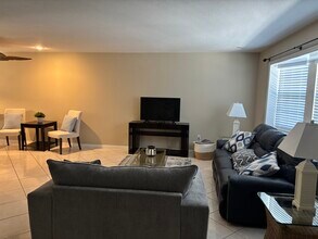 3335 Purple Martin Dr, Unit 5 in Punta Gorda, FL - Building Photo - Building Photo
