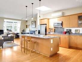 11 Concord Sq, Unit 4 in Boston, MA - Building Photo