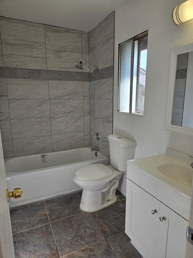 property at 1701 E Fairfield Ct