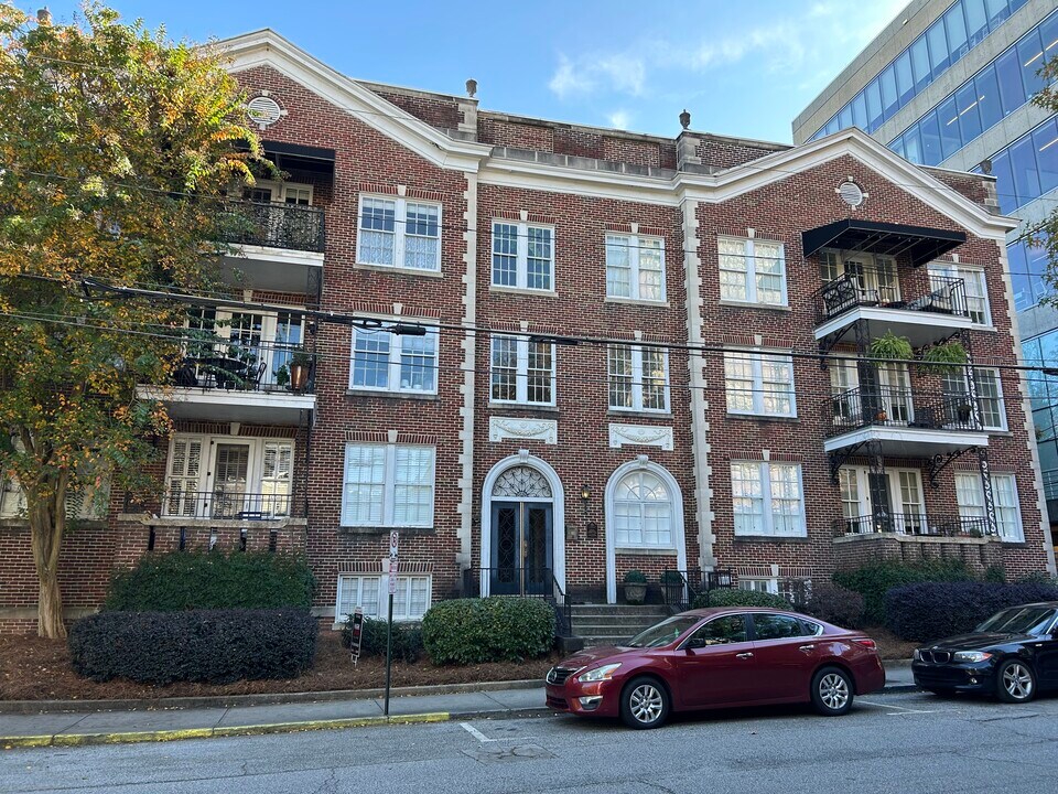 61 16th St NE, Unit 2 in Atlanta, GA - Foto de edificio