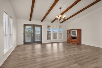 539 Pompano St in Bayou Vista, TX - Foto de edificio - Building Photo