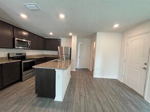 5224 New Friendship Pl in Tampa, FL - Building Photo - Building Photo
