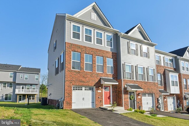 property at 133 Woodgate Cir