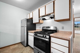 Fox Lane Apartments in Walworth, WI - Building Photo - Building Photo