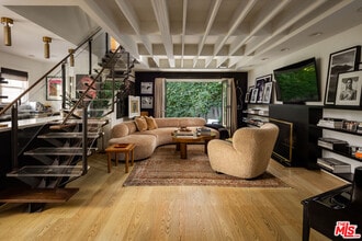636 Huntley Dr in West Hollywood, CA - Building Photo - Building Photo