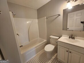 42 Richard Allen Dr in Newnan, GA - Building Photo - Building Photo