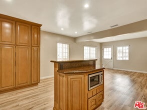 5341 Strohm Ave in Los Angeles, CA - Building Photo - Building Photo