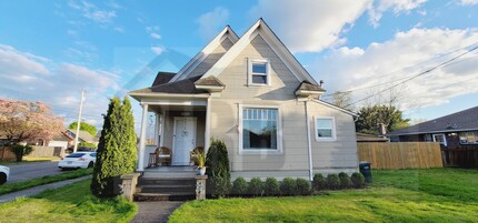 602 5th Ave NW in Puyallup, WA - Foto de edificio - Building Photo