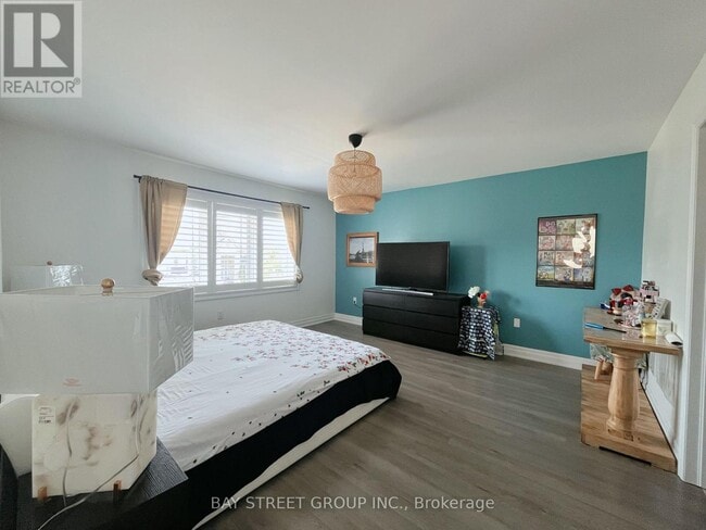 property at 51 Dominion Cres