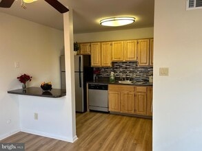 331 Preston Ave, Unit 511 in Voorhees Township, NJ - Building Photo - Building Photo