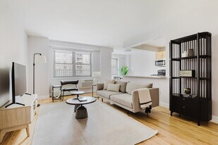 50 W 97th St in New York, NY - Building Photo