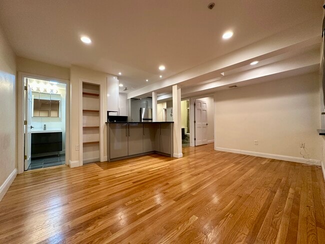 1805 Beacon St, Unit 1