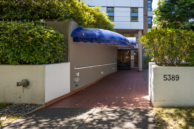 Chelsea Court in Vancouver, BC - Building Photo - Building Photo