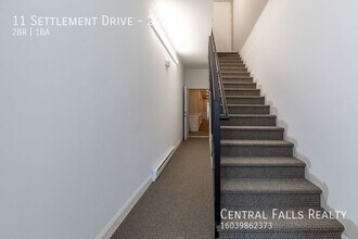 11 Settlement Dr in Dover, NH - Building Photo - Building Photo