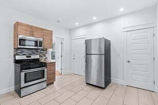 8 Roach St, Unit 1 in Boston, MA - Building Photo