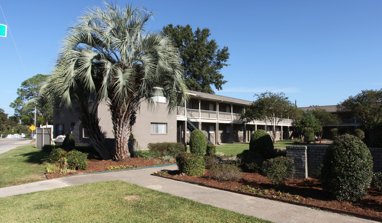 Lila Place in Lafayette, LA - Building Photo