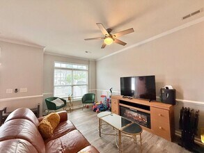 351 Gilman Ln in Raleigh, NC - Building Photo - Building Photo