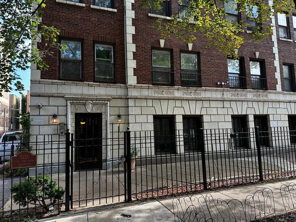 5135 S Kenwood Ave in Chicago, IL - Building Photo