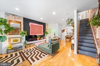 2222 Oakford St in Philadelphia, PA - Building Photo - Building Photo
