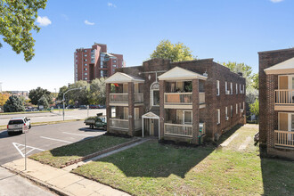 Summit Heights in Kansas City, MO - Foto de edificio - Building Photo