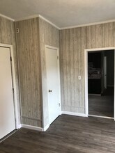 310 Western Ave-Unit -UPPER in Davenport, IA - Building Photo - Building Photo