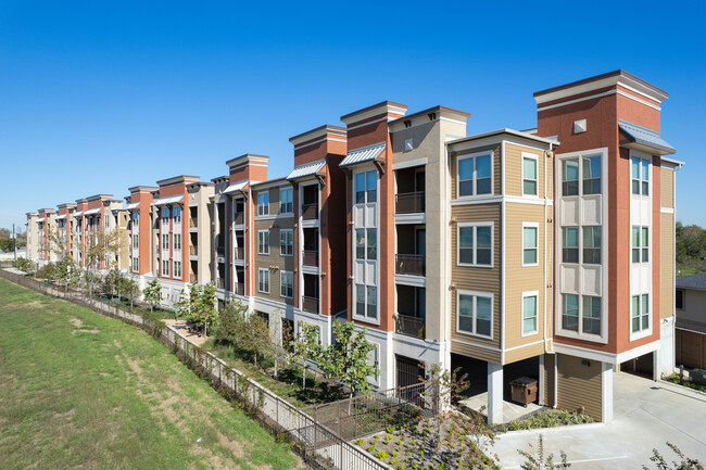 Regency Lofts in Houston, TX - Foto de edificio - Building Photo