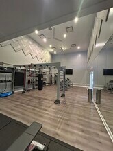 138 Hollow Tree Ridge Rd in Darien, CT - Building Photo - Building Photo