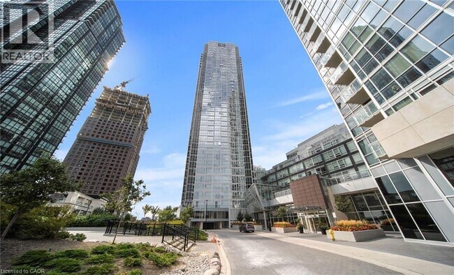 2916 Hwy 7 in Vaughan, ON - Building Photo - Building Photo