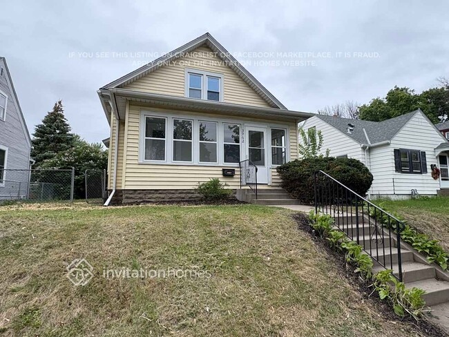 3962 Van Buren St NE in Minneapolis, MN - Building Photo - Building Photo