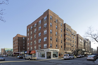 Traymore Apartments in Forest Hills, NY - Building Photo - Building Photo