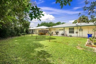 4700 SE Compass Way in Stuart, FL - Building Photo - Building Photo
