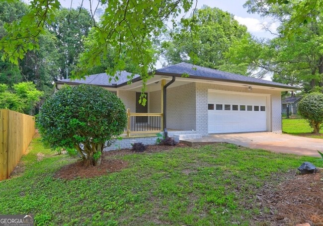 215 Hubbard St in Monroe, GA - Building Photo - Building Photo