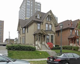 1716 N Farwell Ave in Milwaukee, WI - Building Photo
