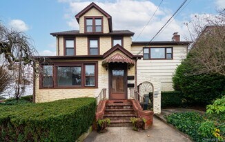 23 Park Ave in Oyster Bay, NY - Building Photo