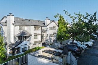 Viewpoint Townhomes in Newcastle, WA - Building Photo - Building Photo
