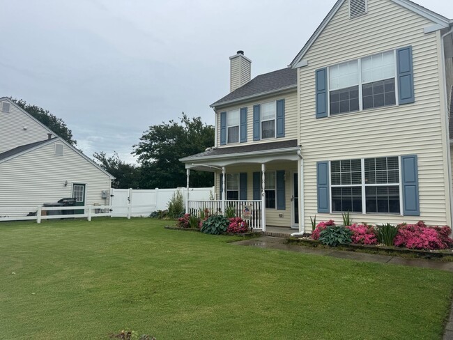 6 Old Pond Ct in Hampton, VA - Building Photo - Building Photo