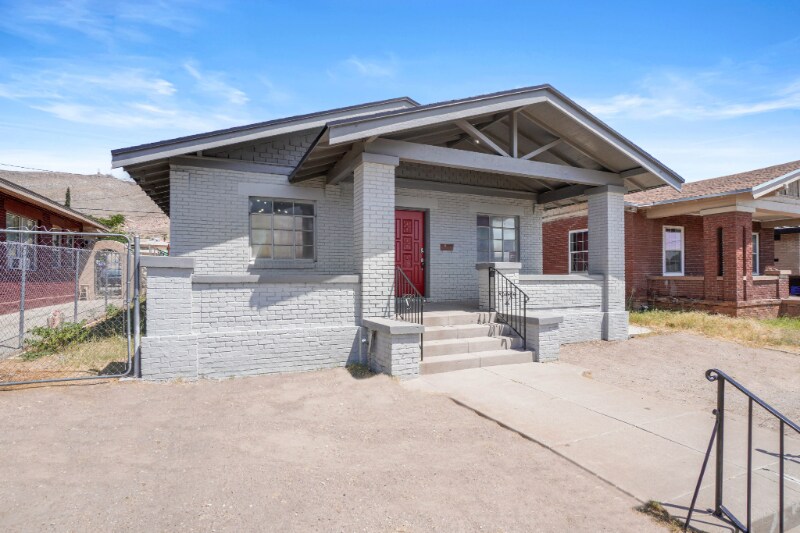 2611 Pershing Dr in El Paso, TX - Building Photo