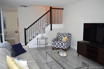 4708 SW 67th Ave, Unit L6 in Miami, FL - Building Photo - Building Photo