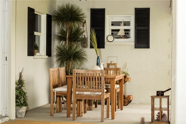 22631 Island Lakes Dr